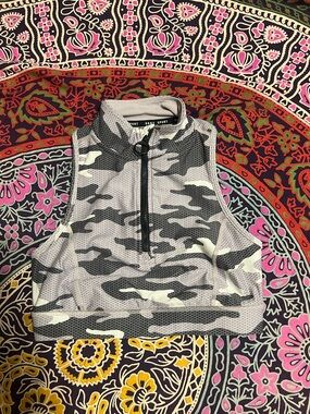 DKNY Camo Grey Women’s Sports Bra Front Zipper Racerback size XS